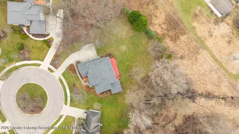 View/Area - 5610 Silverleaf Ct, Haslett, MI 48840 photo 4 of 5