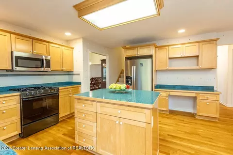 Kitchen - 5610 Silverleaf Ct, Haslett, MI 48840 photo 3 of 6
