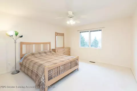 Bedroom - 5610 Silverleaf Ct, Haslett, MI 48840 photo 4 of 8