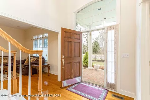 Entry Way - 5610 Silverleaf Ct, Haslett, MI 48840 photo 1 of 4
