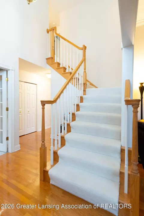 Entry Way - 5610 Silverleaf Ct, Haslett, MI 48840 photo 3 of 4