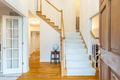 Entry Way - 5610 Silverleaf Ct, Haslett, MI 48840 photo 2 of 4