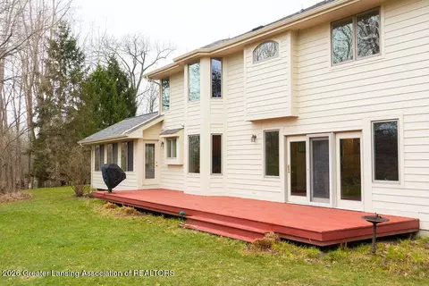 Exterior - 5610 Silverleaf Ct, Haslett, MI 48840 photo 5 of 7