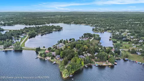 5165 Islanders Way, Gladwin, MI 48624 photo 10