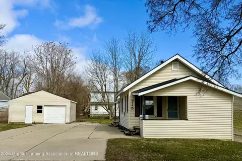 715 Randall St, Lansing, MI 48906