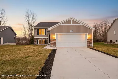 3037 Oxford Ln #43, Flushing, MI 48433