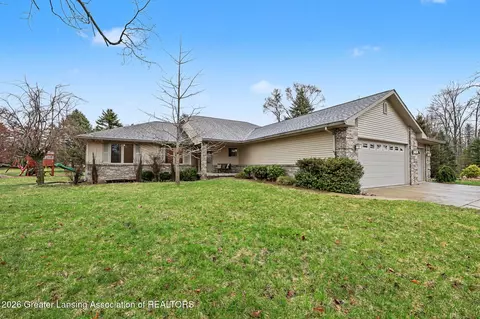 248 Birch Ln, Dimondale, MI 48821