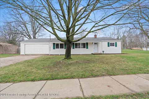 332 N Rogers St, Mason, MI 48854