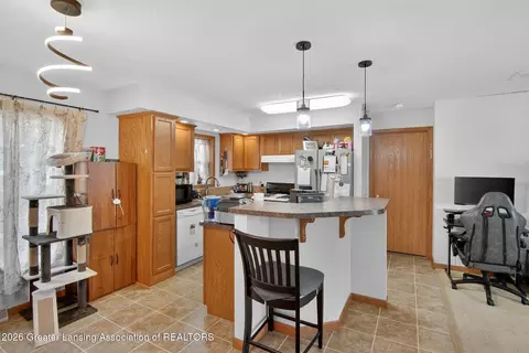 Kitchen - 100 Munson St, Coldwater, MI 49036 photo 2 of 7