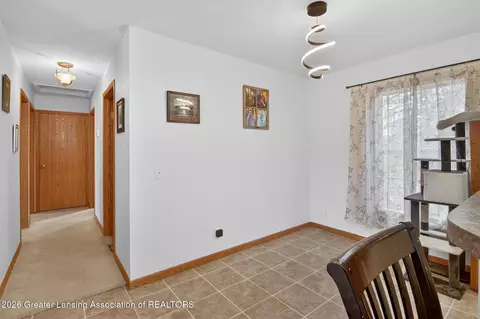 Entry Way - 100 Munson St, Coldwater, MI 49036 photo 2 of 4