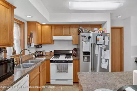 Kitchen - 100 Munson St, Coldwater, MI 49036 photo 7 of 7