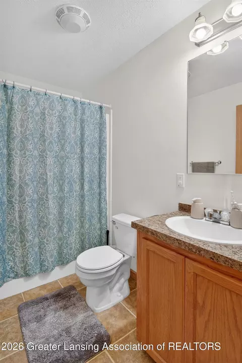 Bath - 100 Munson St, Coldwater, MI 49036 photo 5 of 5