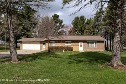 9230 Looking Glass Brook Dr, Grand Ledge, MI 48837
