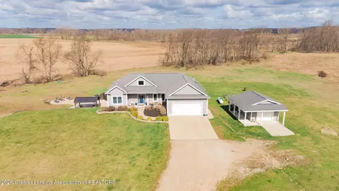 5682 Joshua Dr, Eaton Rapids, MI 48827