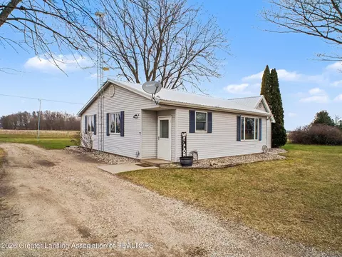 Exterior - 6596 W Washington Rd, Ithaca, MI 48847 photo 4 of 5
