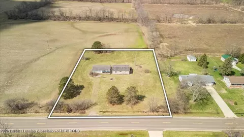 12797 Oneida Rd, Grand Ledge, MI 48837