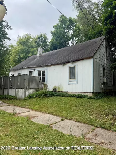 2508 Marcus St, Lansing, MI 48912