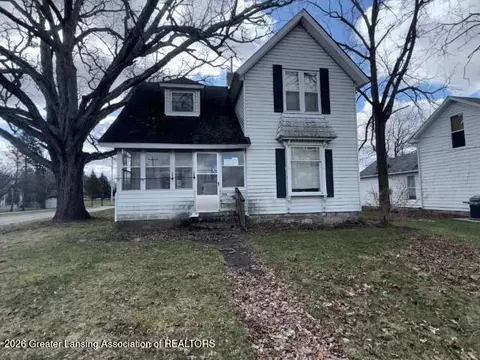328 N Main St, Olivet, MI 49076