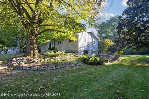 2954 Dobie Rd, Mason, MI 48854 photo 2