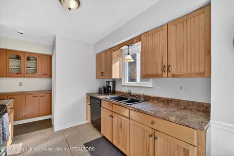 2954 Dobie Rd, Mason, MI 48854 photo 15