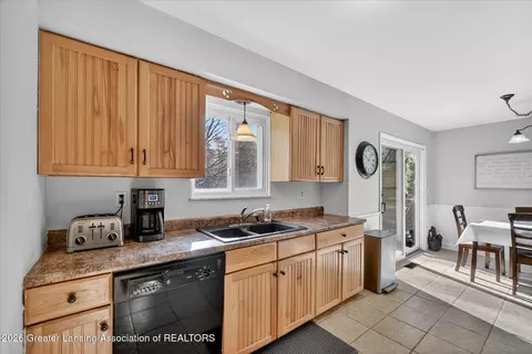 2954 Dobie Rd, Mason, MI 48854 photo 11