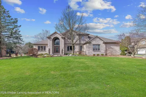 6291 Pine Hollow Dr, East Lansing, MI 48823