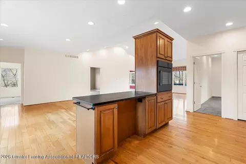 Kitchen - 5859 Sleight Rd, Bath, MI 48808 photo 5 of 6