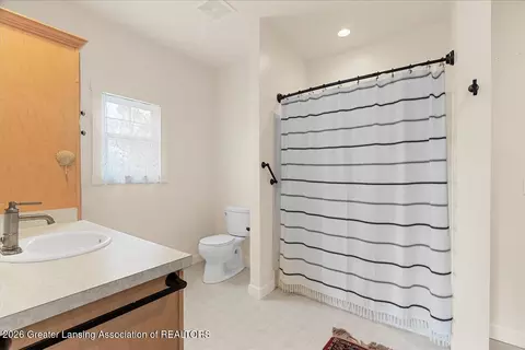 Bath - 5859 Sleight Rd, Bath, MI 48808 photo 1 of 5