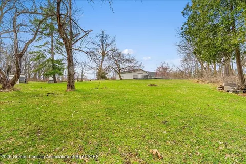 Exterior - 5859 Sleight Rd, Bath, MI 48808 photo 10 of 12