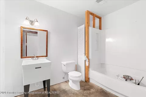 Bath - 5859 Sleight Rd, Bath, MI 48808 photo 5 of 5
