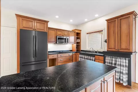 Kitchen - 5859 Sleight Rd, Bath, MI 48808 photo 2 of 6