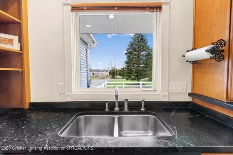 Kitchen - 5859 Sleight Rd, Bath, MI 48808 photo 4 of 6