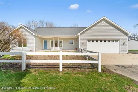 Exterior - 5859 Sleight Rd, Bath, MI 48808 photo 2 of 12