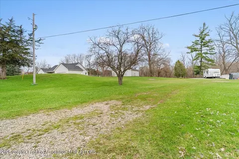 Exterior - 5859 Sleight Rd, Bath, MI 48808 photo 11 of 12