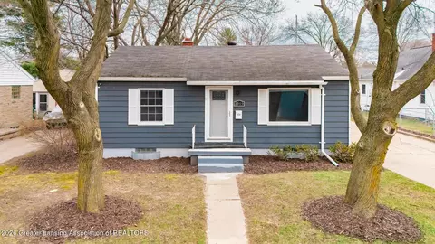3919 S Pennsylvania Ave, Lansing, MI 48910