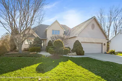 6710 White Clover Dr, East Lansing, MI 48823