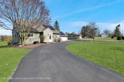 7360 Delta River Dr, Lansing, MI 48906