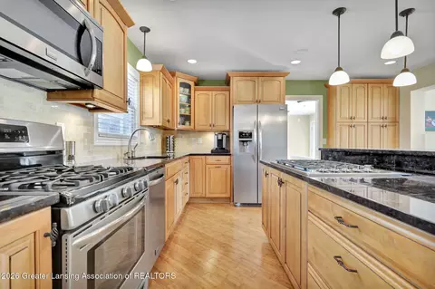 Kitchen - 7360 Delta River Dr, Lansing, MI 48906 photo 3 of 6