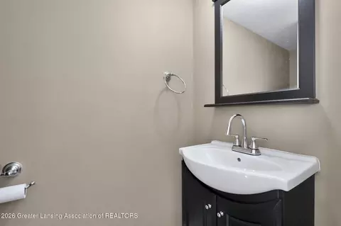 Bath - 7360 Delta River Dr, Lansing, MI 48906 photo 4 of 5