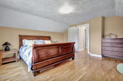 Bedroom - 7360 Delta River Dr, Lansing, MI 48906 photo 4 of 5