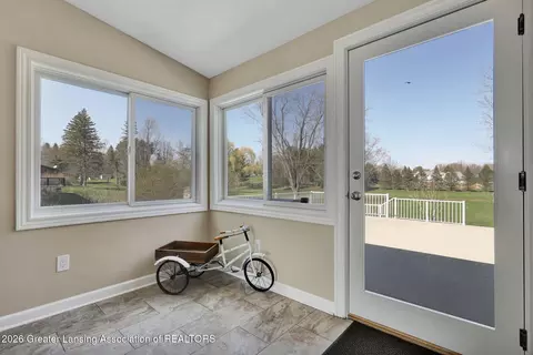 Entry Way - 7360 Delta River Dr, Lansing, MI 48906 photo 3 of 4
