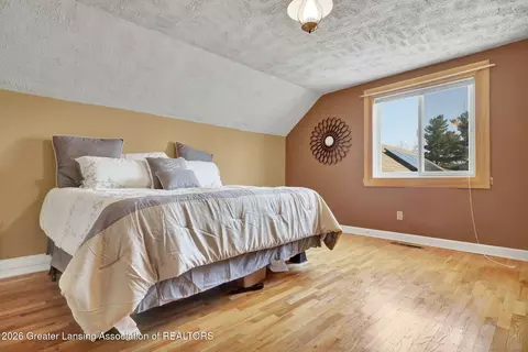 Bedroom - 7360 Delta River Dr, Lansing, MI 48906 photo 1 of 5