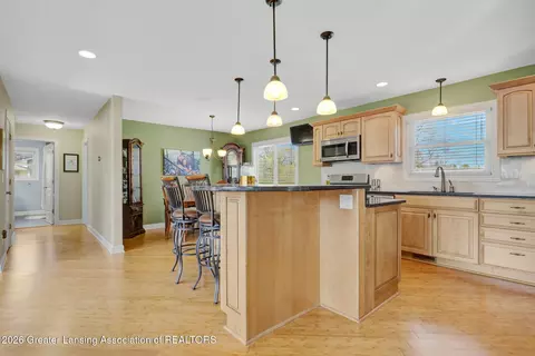 Entry Way - 7360 Delta River Dr, Lansing, MI 48906 photo 1 of 4