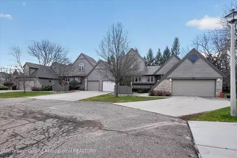 1124 Boulder Ct #40, Lansing, MI 48917