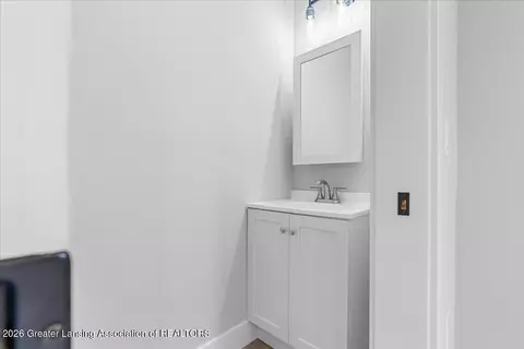 1737 Lyons Ave, Lansing, MI 48910 photo 10