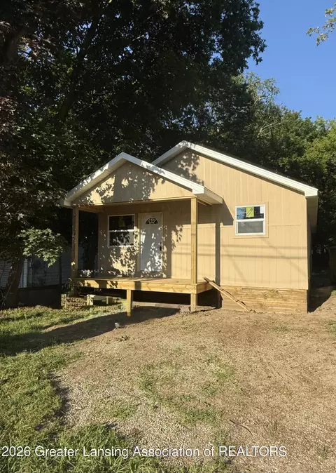1735 Lyons Ave, Lansing, MI 48910