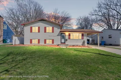 3117 Lawdor Rd, Lansing, MI 48911