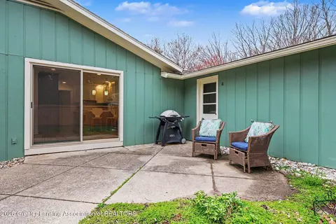 Exterior - 318 N Circle Dr, Williamston, MI 48895 photo 5 of 9
