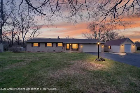 7713 Jon Scott Dr, Grand Ledge, MI 48837