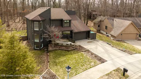 6101 Oak Park Trl, Haslett, MI 48840